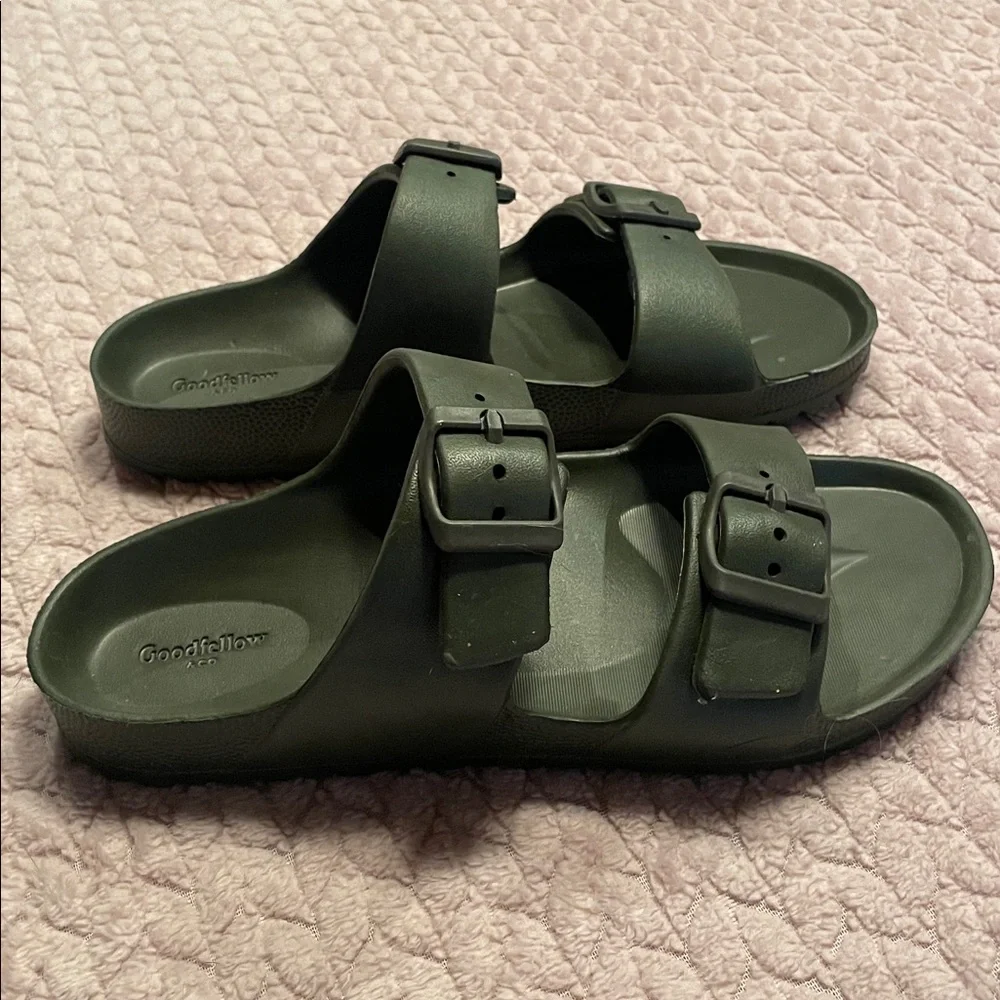 Goodfellow Men’s Two Strap Sandal - size 8